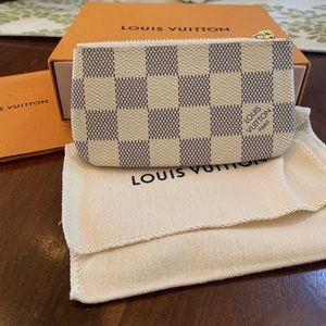 BNIB - LV cles/key pouch - Damier Azur - sold out